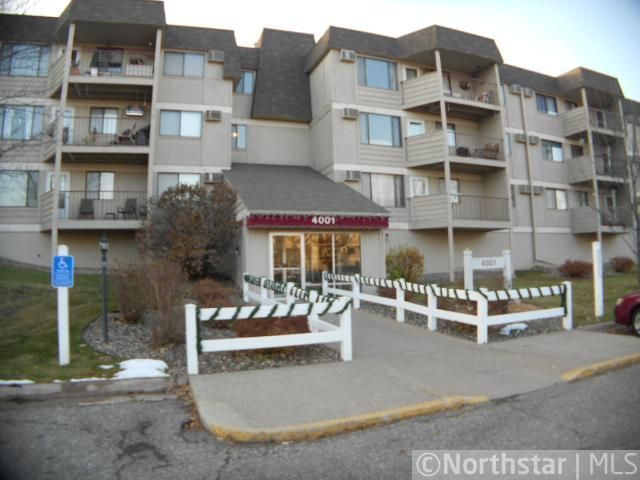 4001 Heritage Hills Dr #110, Bloomington, MN 55437