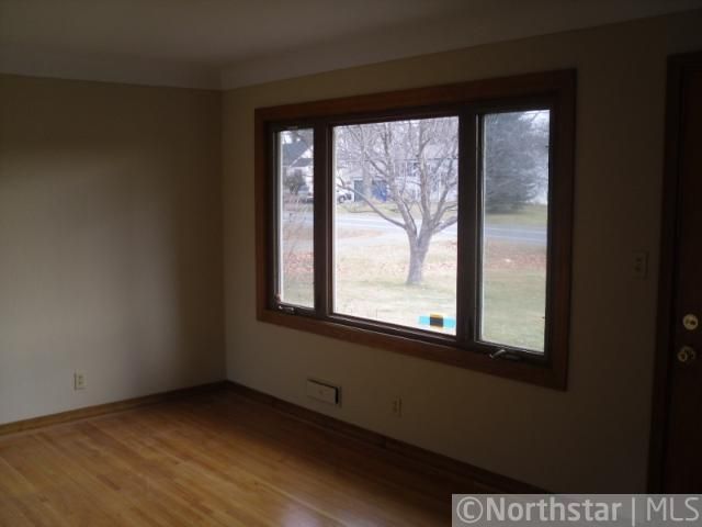 2137 Prosperity Rd, North Saint Paul, MN 55109