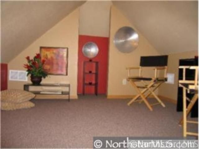 1027 Park St, Saint Paul, MN 55117