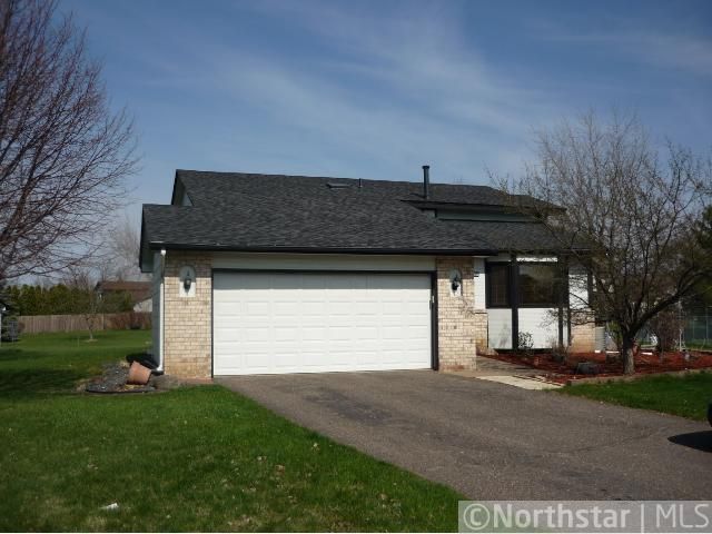 11652 Nevada Ln, Champlin, MN 55316