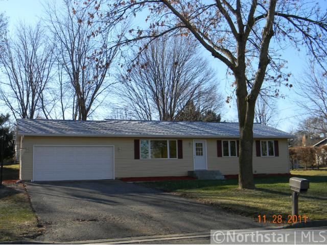 621 Forest St E, Belle Plaine, MN 56011
