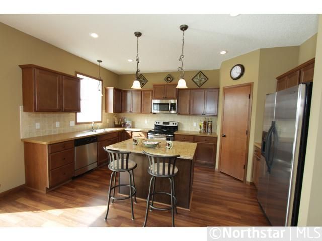 651 Tori Ct, Shakopee, MN 55379
