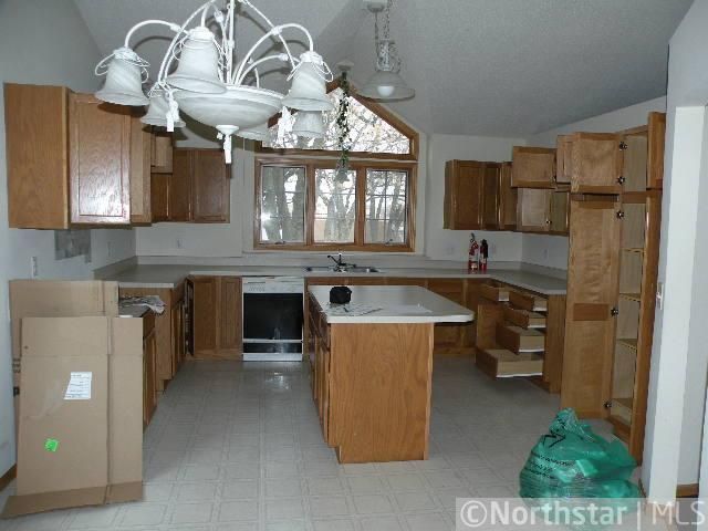 2450 2nd Ave E, North Saint Paul, MN 55109