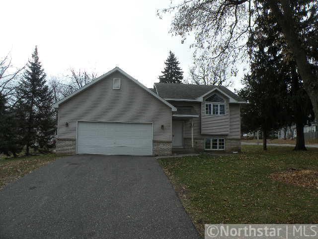2450 2nd Ave E, North Saint Paul, MN 55109