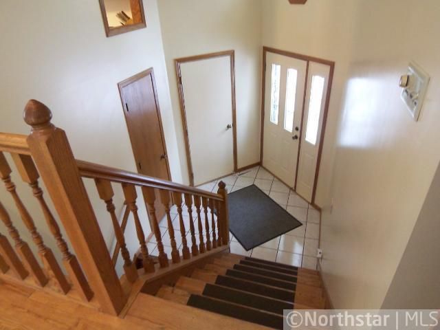 1235 Saddlebrook Ln, Woodbury, MN 55125