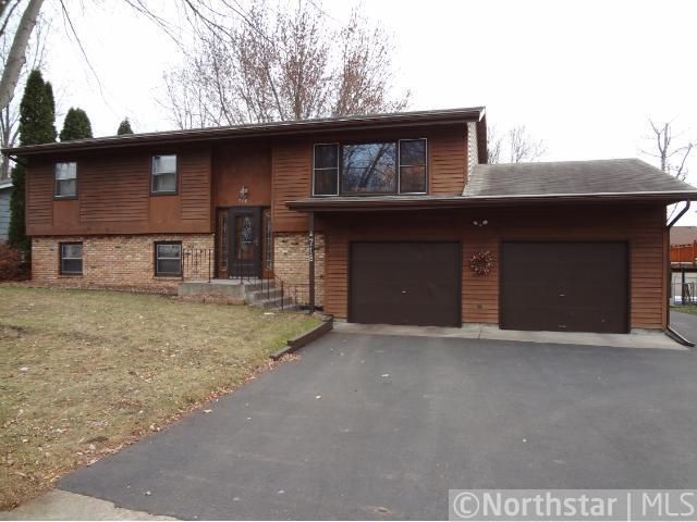 718 11th St N, Sauk Rapids, MN 56379