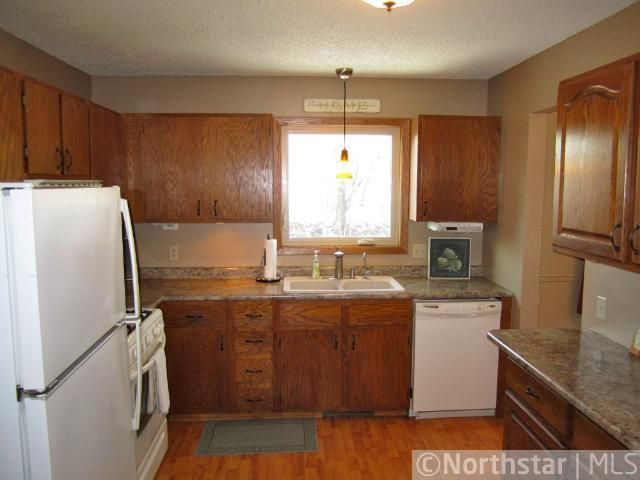4980 W 142 1/2 St, Savage, MN 55378