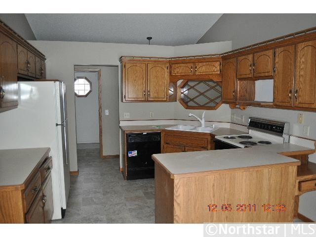 8937 Quinwood Ln N, Maple Grove, MN 55369