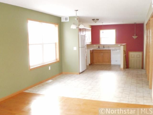 1401 Elm St S, Cambridge, MN 55008