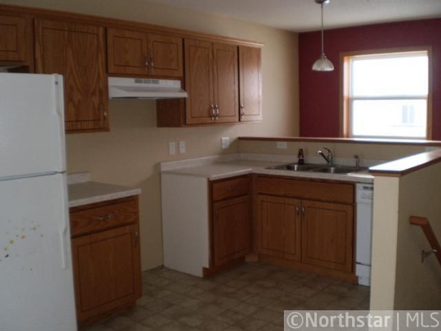 1401 Elm St S, Cambridge, MN 55008