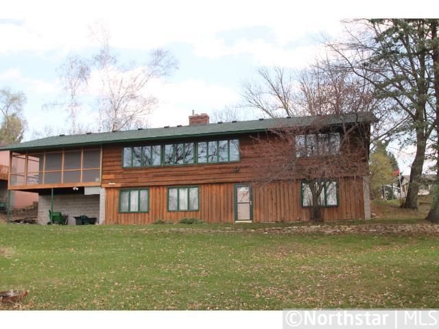 7154 Riverview Ter NE, Fridley, MN 55432