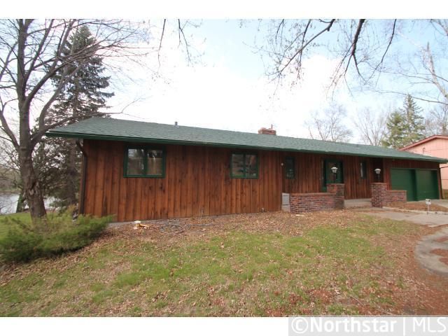 7154 Riverview Ter NE, Fridley, MN 55432
