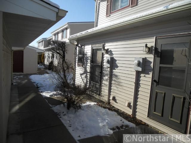 835 Woodgate Dr, Vadnais Heights, MN 55127