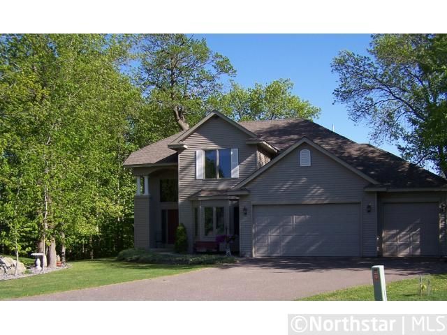 902 Hazelwood Cir, Buffalo, MN 55313