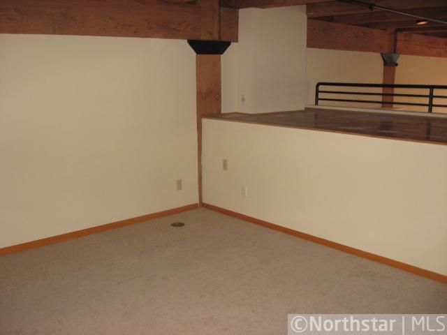289 5th St E #303, Saint Paul, MN 55101