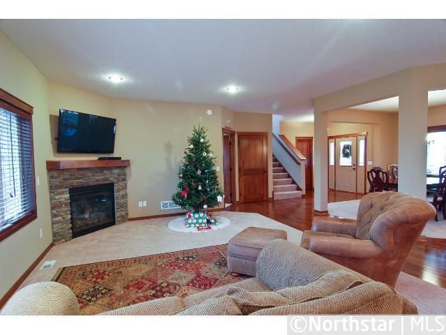 7323 Stagecoach Trl, Lino Lakes, MN 55014
