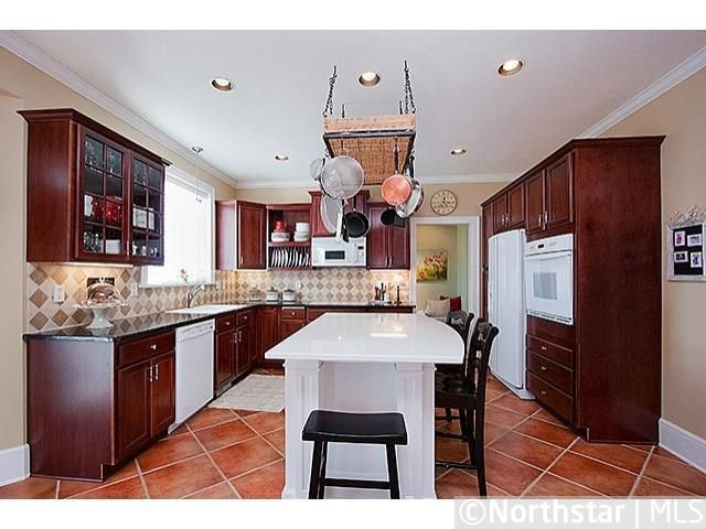 2943 White Eagle Dr, Woodbury, MN 55129