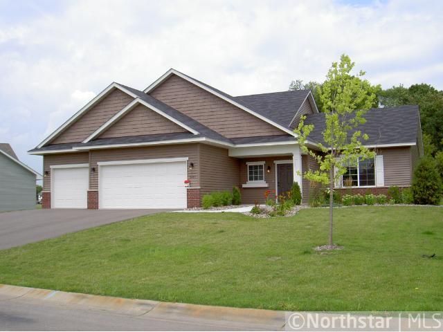 6484 204th St N, Forest Lake, MN 55025