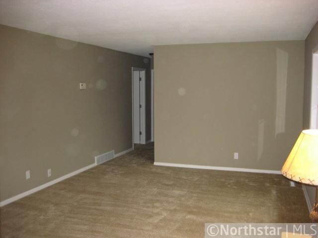 7572 Imperial Dr N, Brooklyn Park, MN 55443