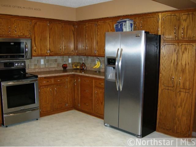 206 4th St SE, New Prague, MN 56071