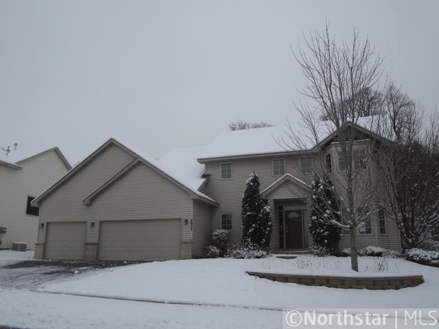 8924 Heatherton Ridge Dr, Savage, MN 55378