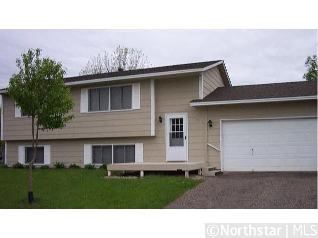 441 4th St NE, Saint Michael, MN 55376