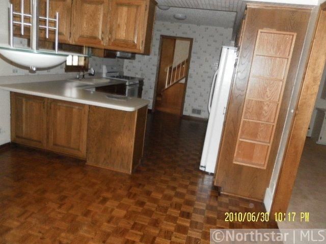 11571 Robinwood Cir, Minnetonka, MN 55305