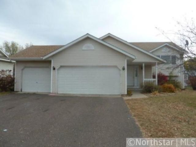 2004 Mcmenemy St, Maplewood, MN 55117