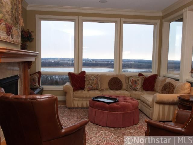 10050 Indigo Dr, Eden Prairie, MN 55347