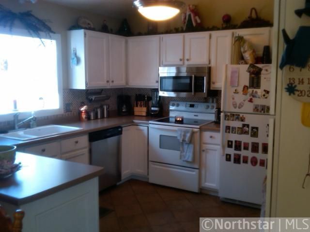 16952 Jonquil Trl, Lakeville, MN 55044