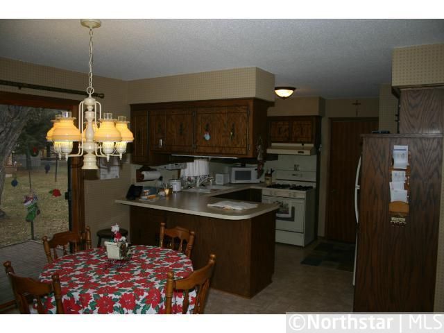 1028 Shawmut St S, Shakopee, MN 55379