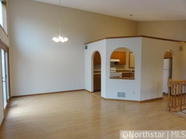 13618 Knox Dr, Burnsville, MN 55337