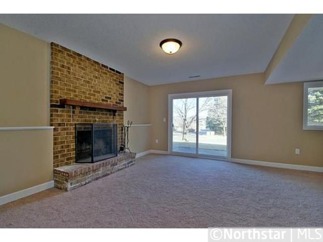 1745 W 140th St, Burnsville, MN 55337