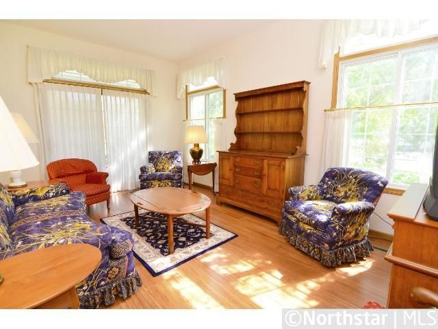 2586 Concord Way, Mendota Heights, MN 55120