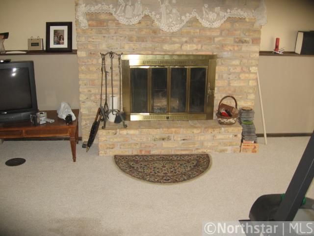 815 E 145th St, Burnsville, MN 55337