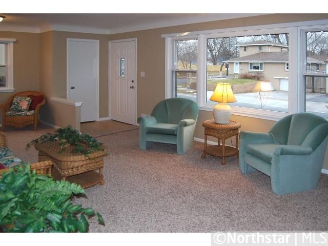 1589 Idaho Ave E, Saint Paul, MN 55106