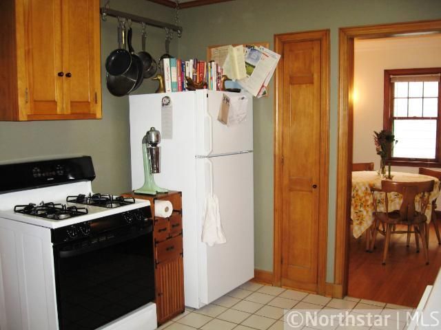 1948 E River Ter, Minneapolis, MN 55414