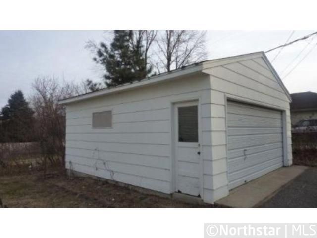 8040 Sunkist Blvd, Brooklyn Center, MN 55444