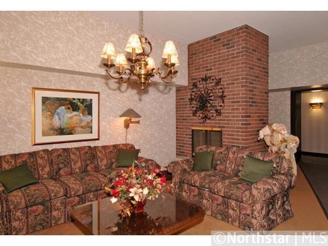 6400 York Ave S #517, Edina, MN 55435