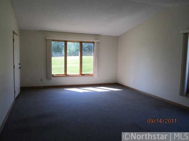 1676 Brueberry Ln, Arden Hills, MN 55112