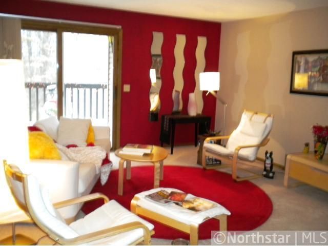 2352 Montana Ave E, Maplewood, MN 55119
