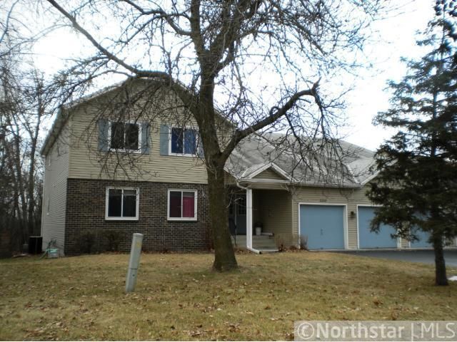 2352 Montana Ave E, Maplewood, MN 55119