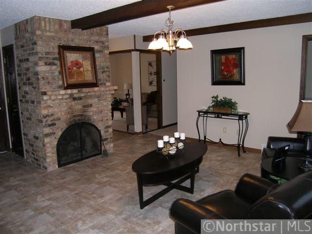 1409 E 140th St, Burnsville, MN 55337