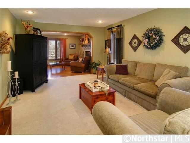 1219 Sugarbush Ln, Waconia, MN 55387