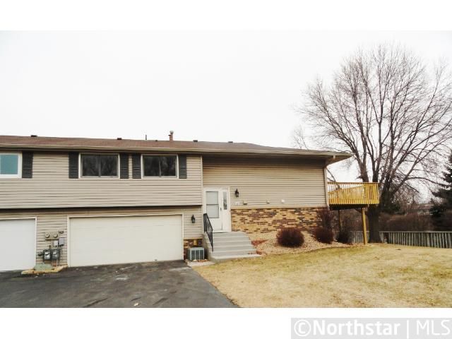 841 E 145th St, Burnsville, MN 55337