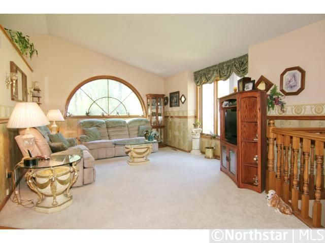 2440 105th St E, Inver Grove Heights, MN 55077