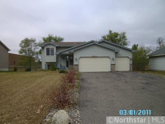 18578 Queen St NW, Elk River, MN 55330
