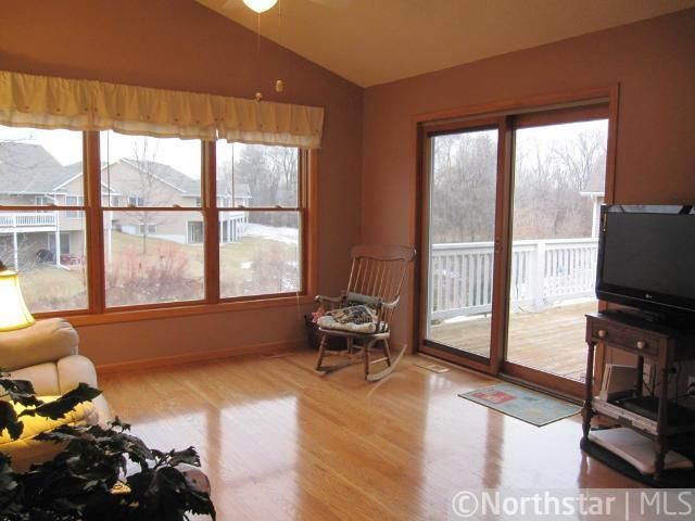 2616 Rosetown Ct, Roseville, MN 55113