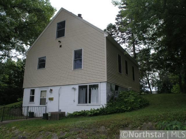 1322 4th St N, Stillwater, MN 55082
