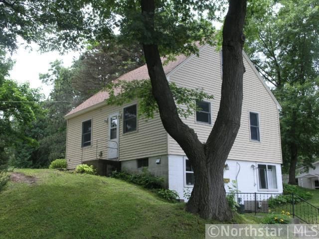 1322 4th St N, Stillwater, MN 55082